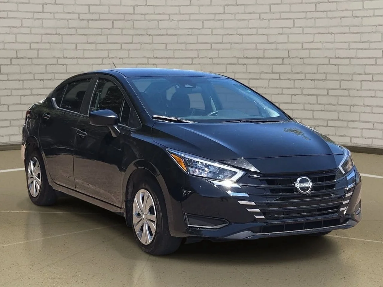 Used 2025 Super Black Metallic Nissan 1.6 S image 2