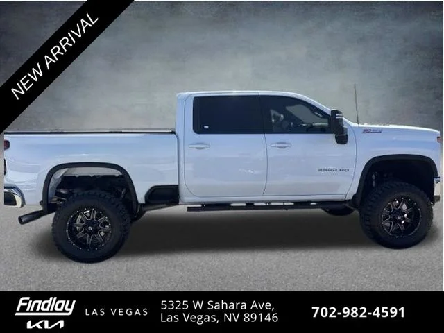 Used 2020 White Chevrolet LT image 4