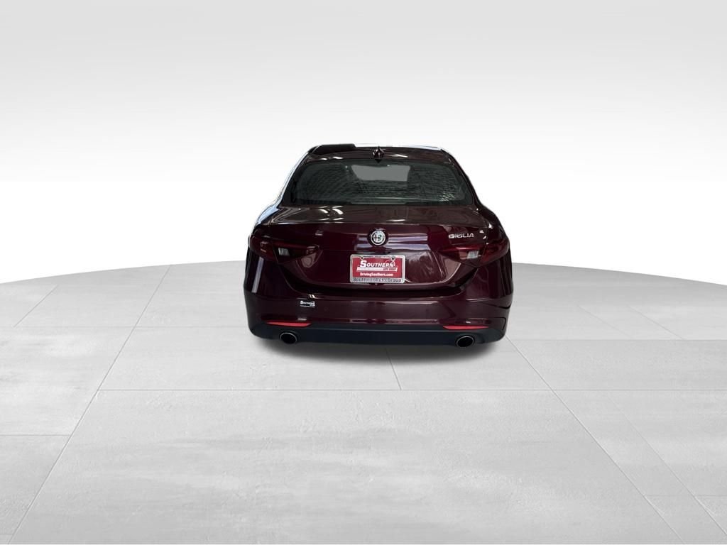 Used 2017 Red Alfa Romeo Base image 4