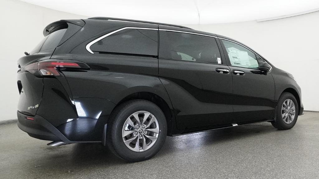 New 2026 Midnight Black Metallic Toyota XLE image 12