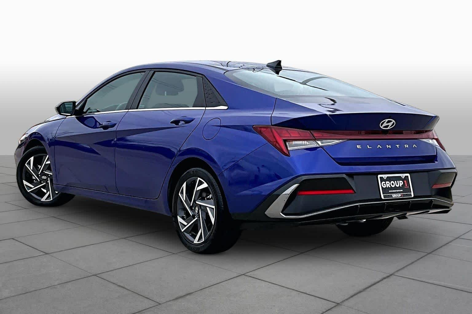 Used 2025 Intense Blue Hyundai SEL Convenience image 12