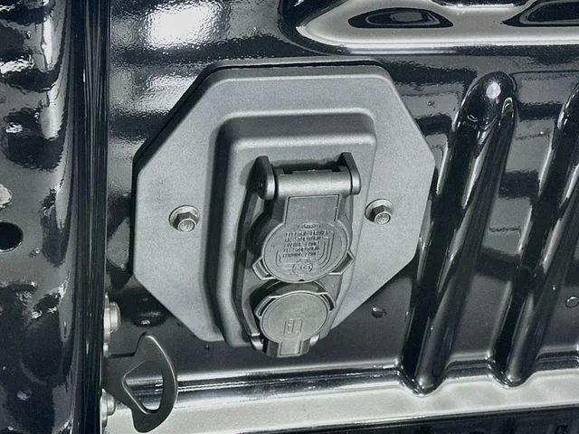 New 2027 Black Ford Lariat image 24