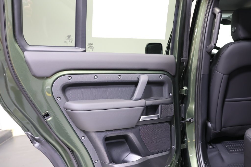 New 2026 Woolstone Green LAND ROVER S image 32