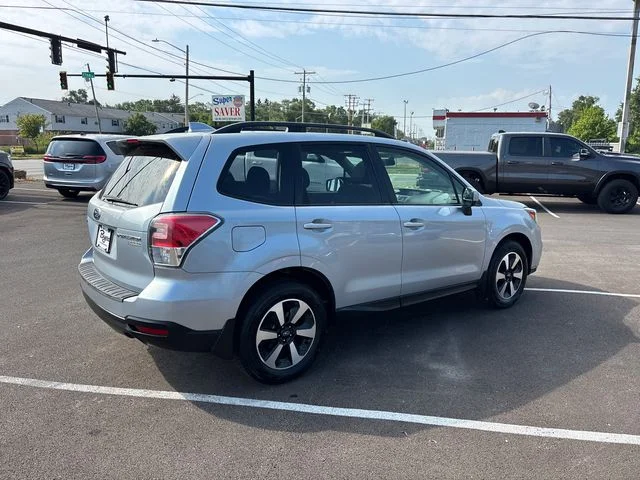 Used 2017 Silver Subaru 2.5i Premium image 31