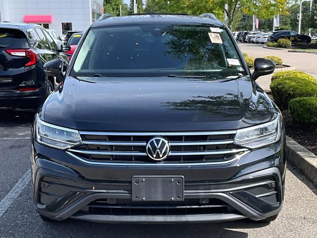 Used 2022 Black Volkswagen 2.0T SE image 2