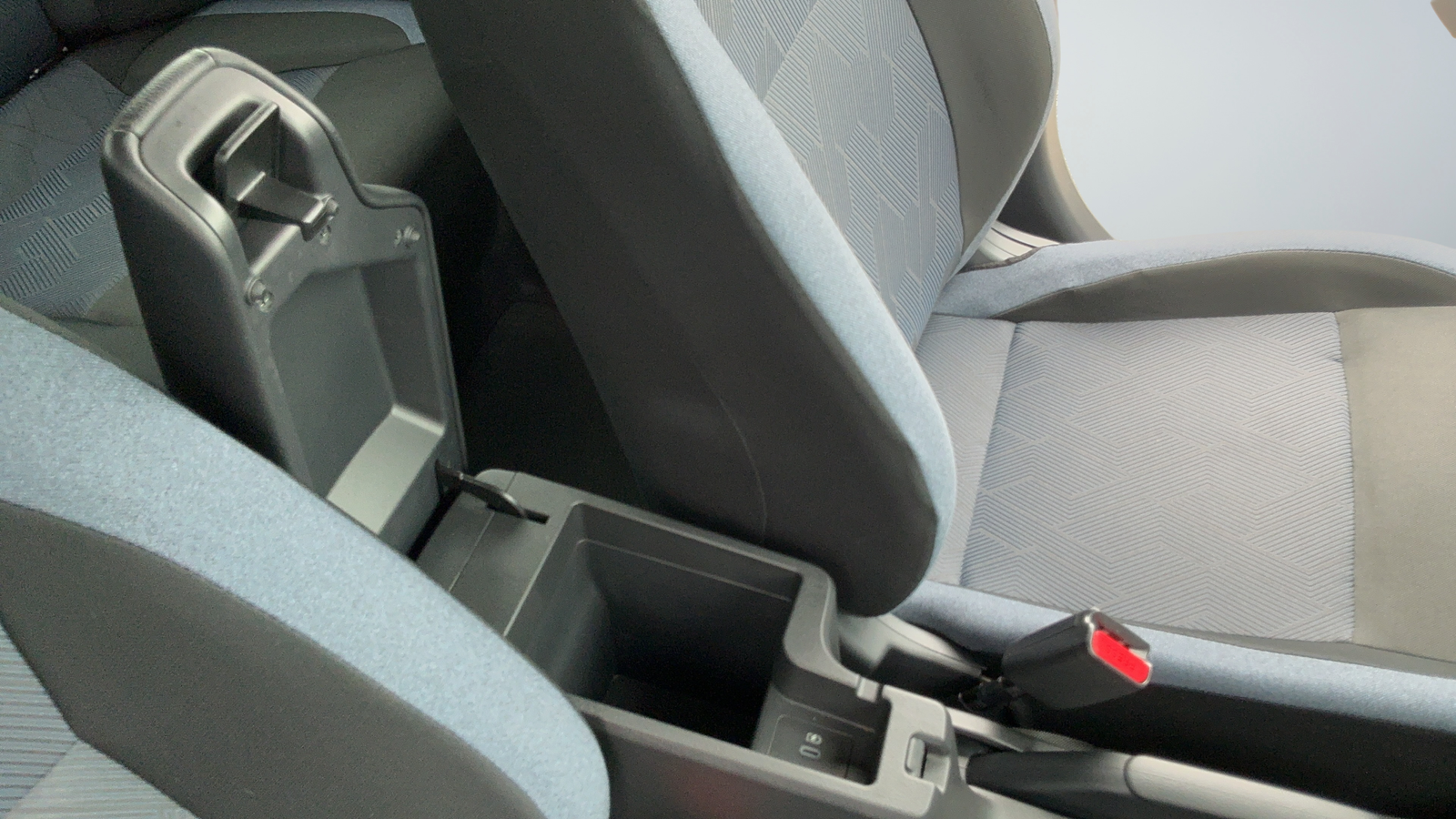 Certified Used 2025 Silver Nissan 1.6 SV image 42