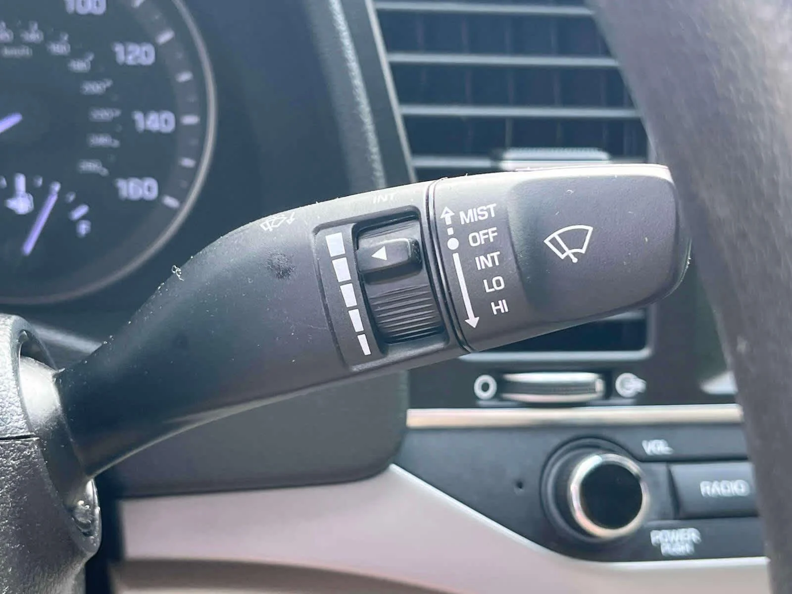 Used 2017 Mineral Beige Pearl Hyundai SE image 29