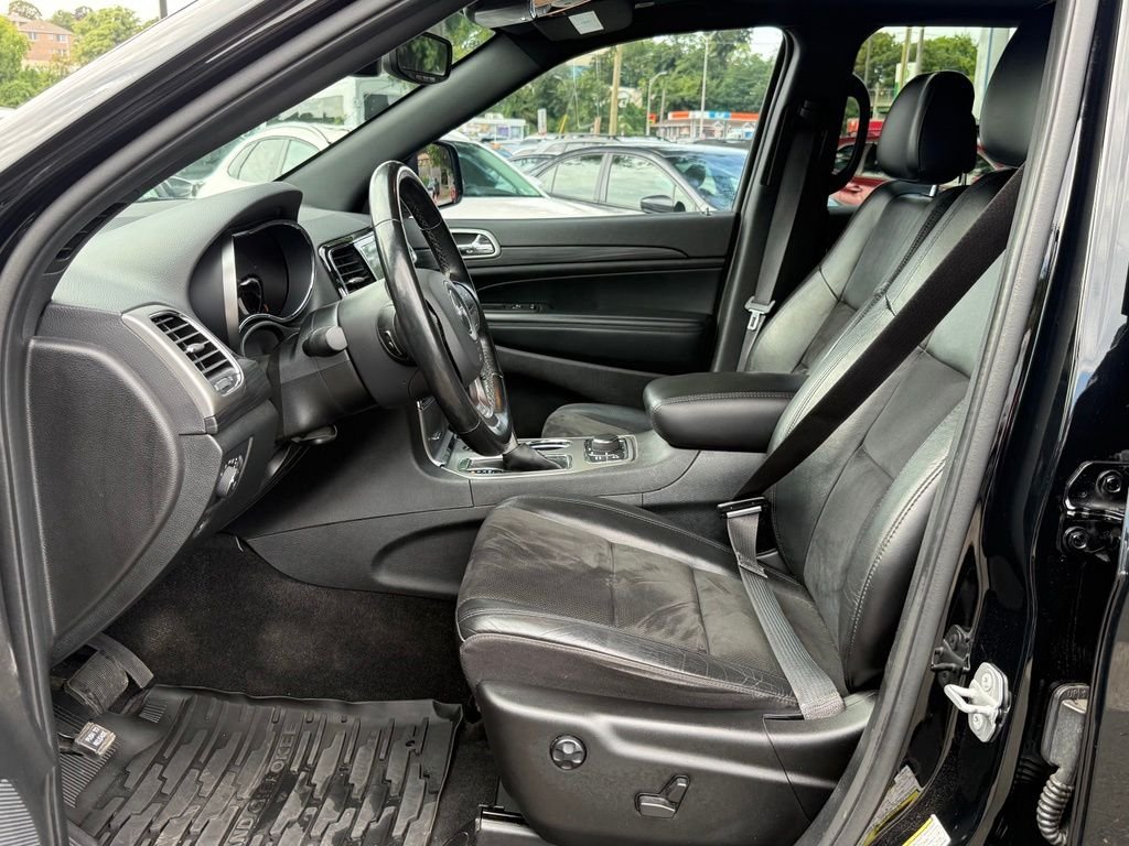 Used 2022 Black Jeep Laredo X image 21
