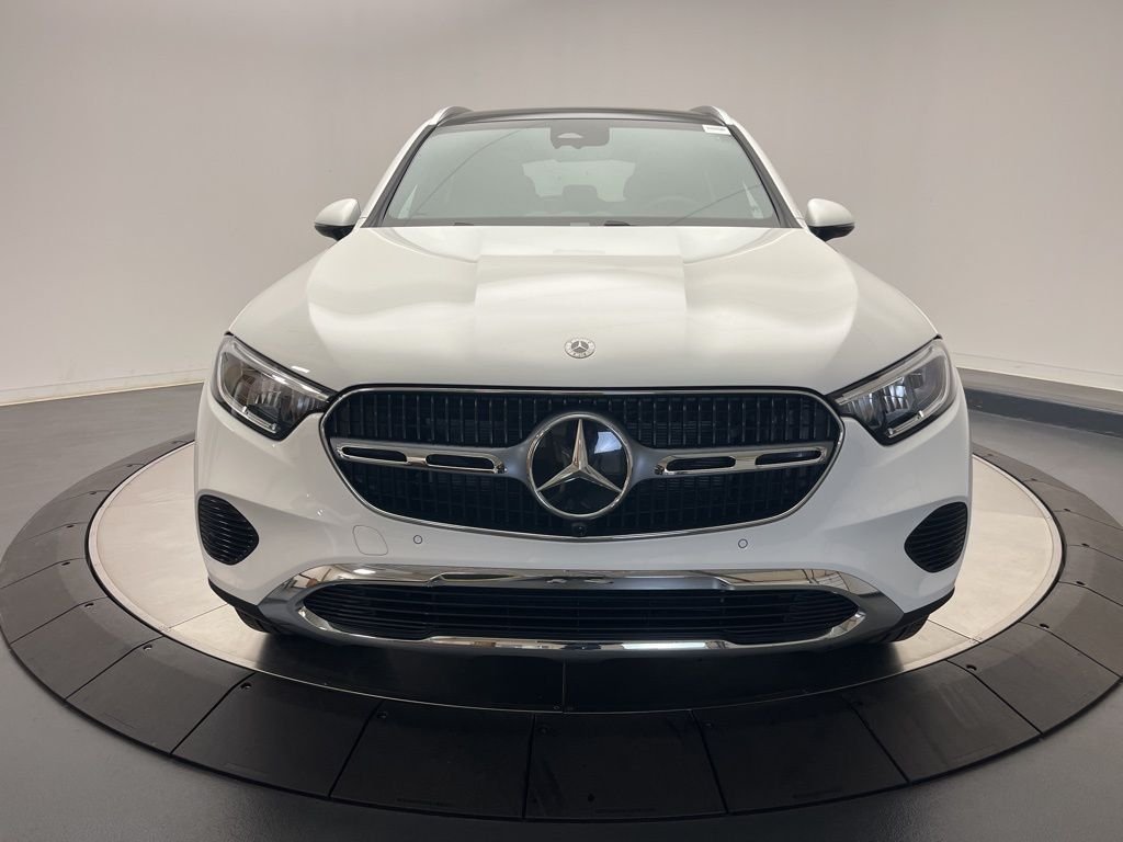 Used 2026  Mercedes-Benz GLC 300 image 2