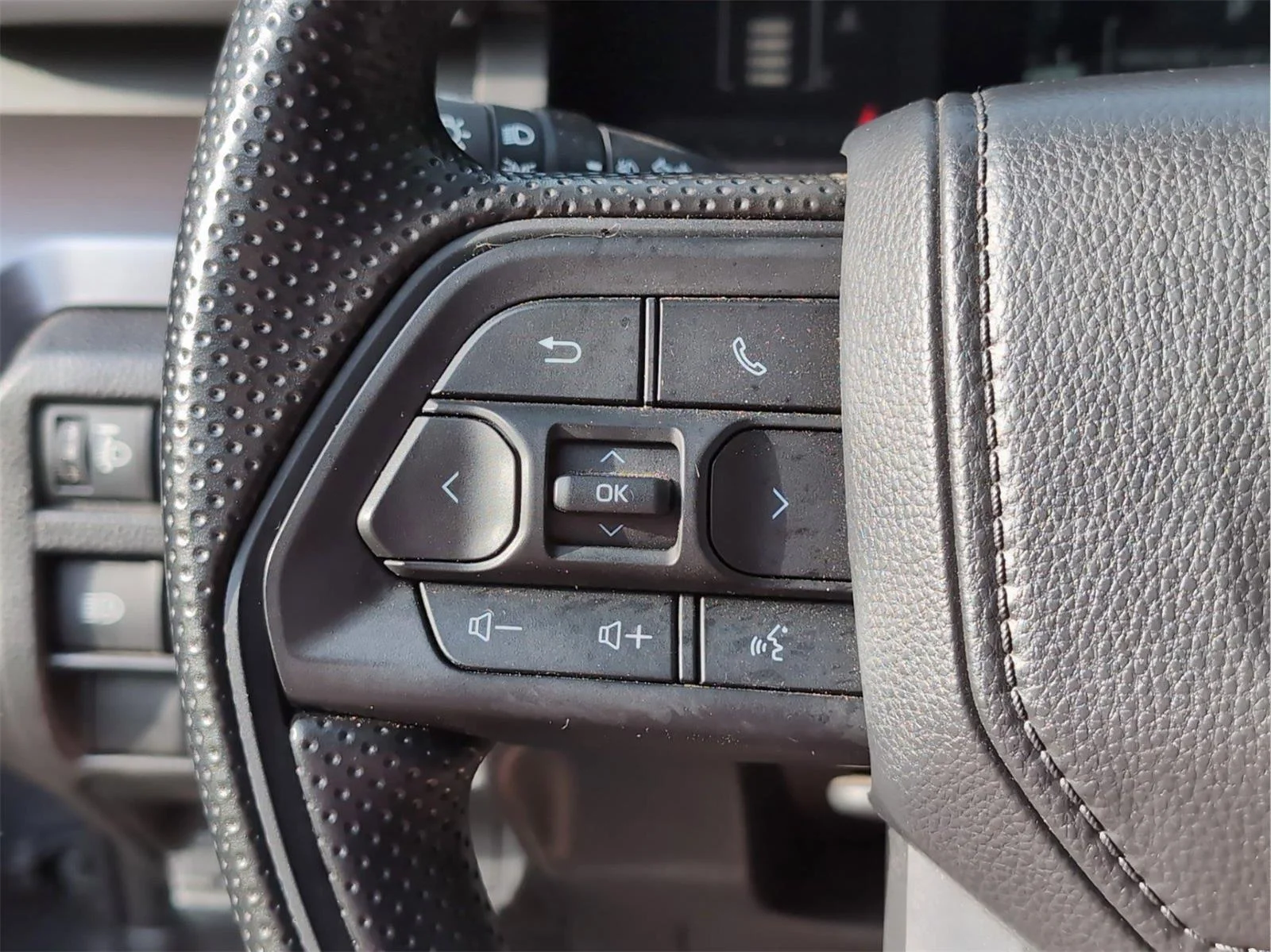 Used 2025 Underground Toyota SR5 image 24