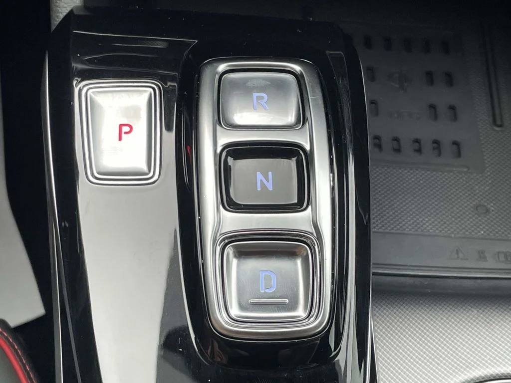 Used 2023 Silver Hyundai SEL Plus image 29