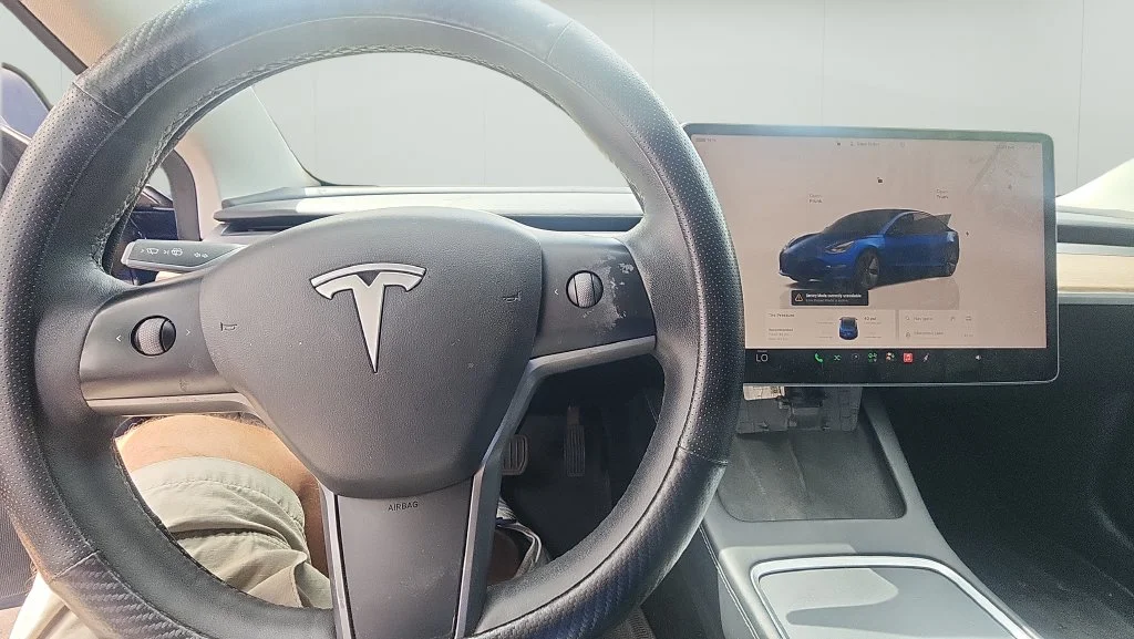 Used 2022  Tesla Base image 13