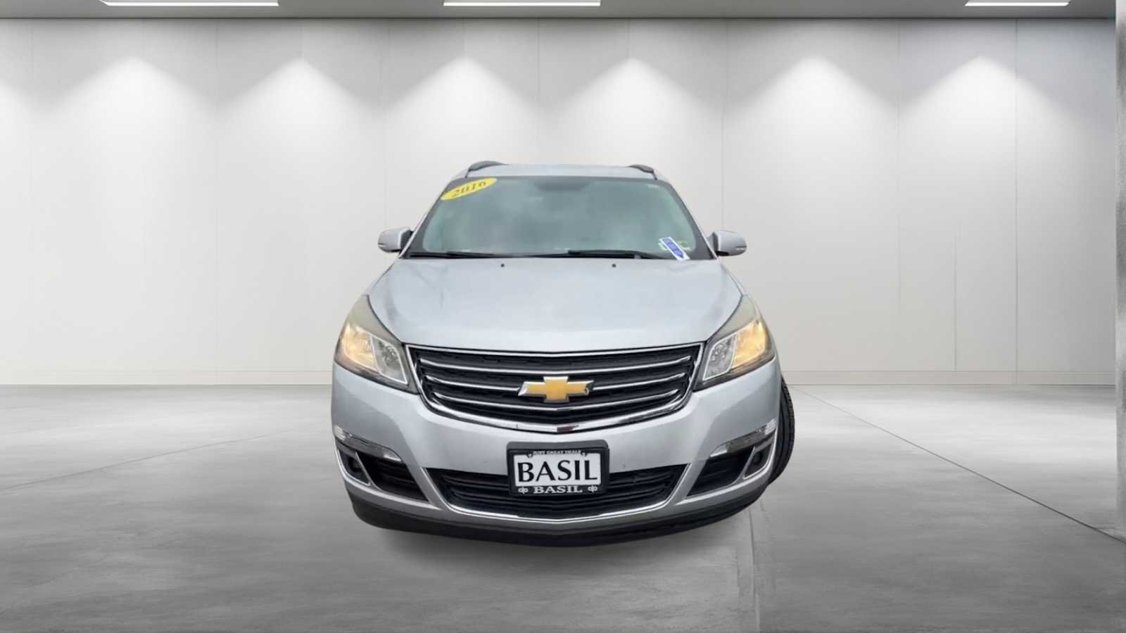 Used 2016 Silver Ice Metallic Chevrolet LT image 2