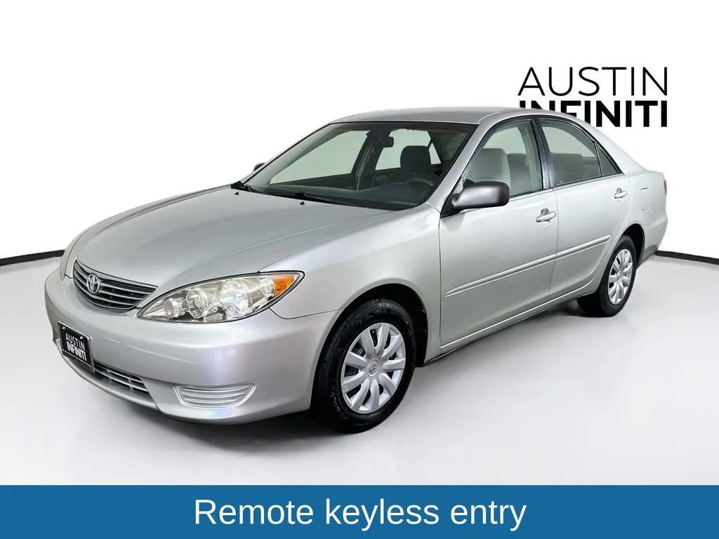 Used 2005 Lunar Mist Metallic Toyota STD image 3