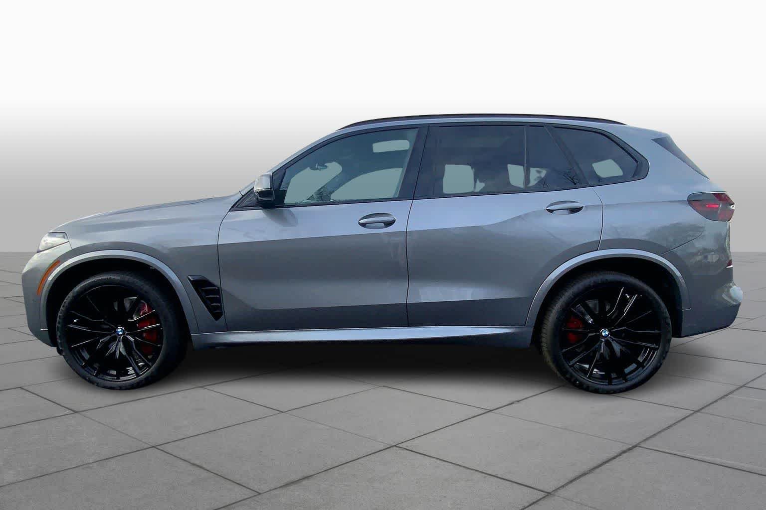 New 2026 Skyscraper Grey Metallic BMW sDrive40i image 13
