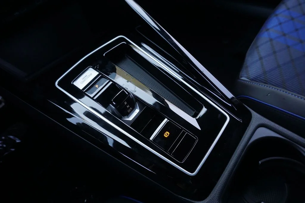 New 2026 White/off-white Volkswagen 2.0T image 17