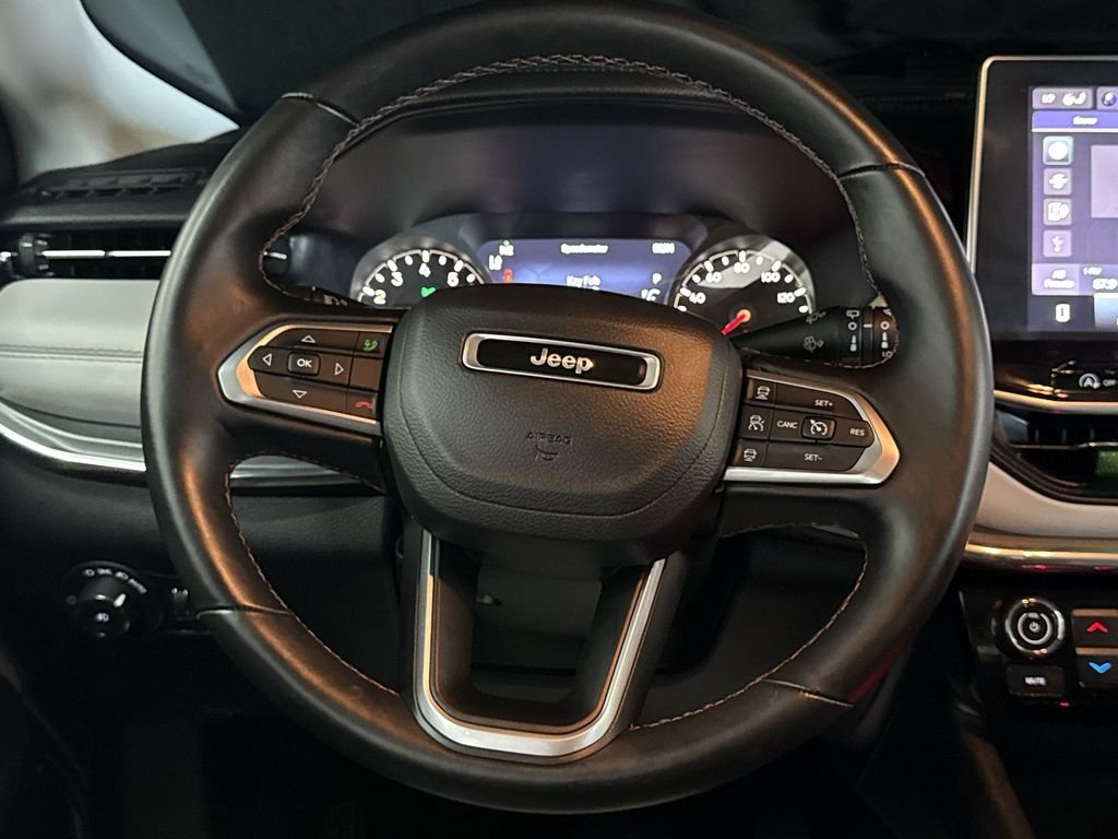 Used 2022 Diamond Black Jeep Limited image 20