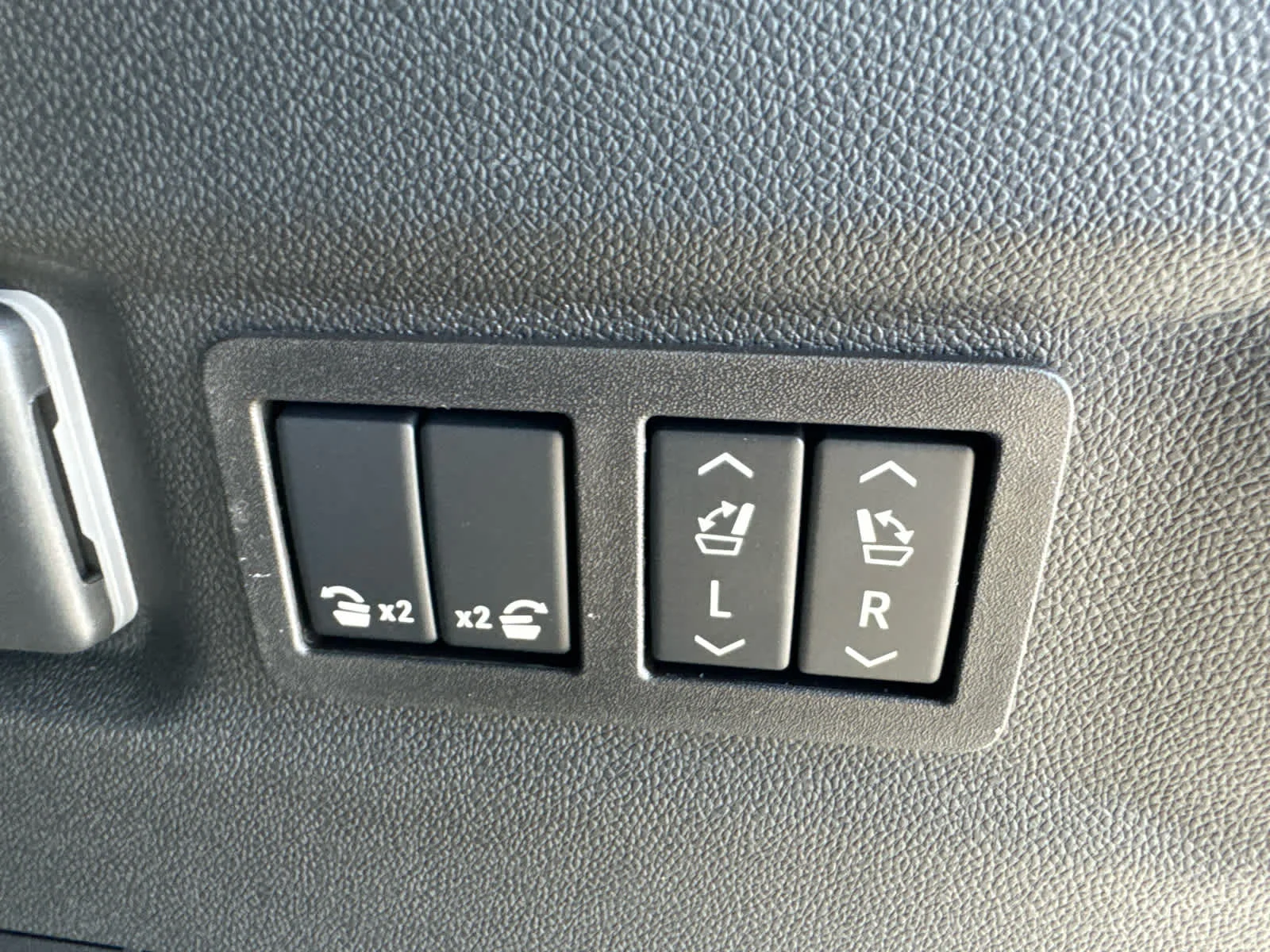2027 Chevrolet Suburban LT - Photo 18