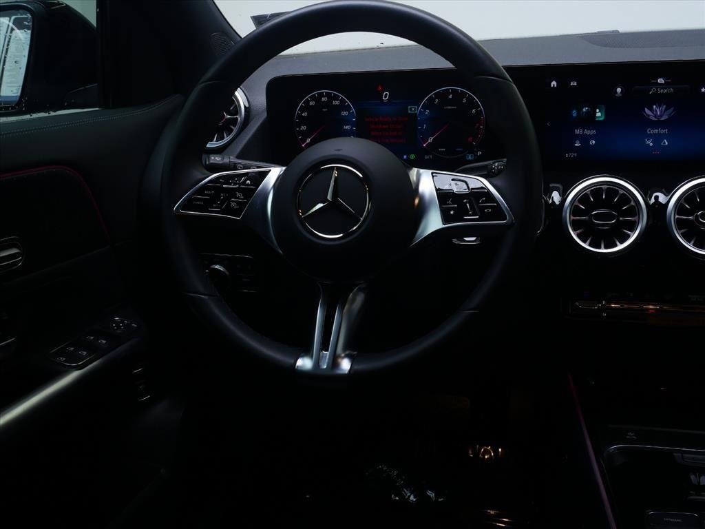 Used 2025 Night Black Mercedes-Benz GLA 250 image 29