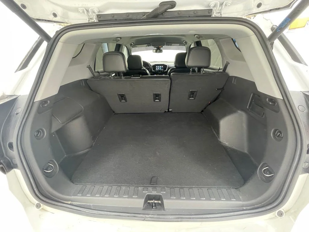 Used 2022 White GMC SLT image 8