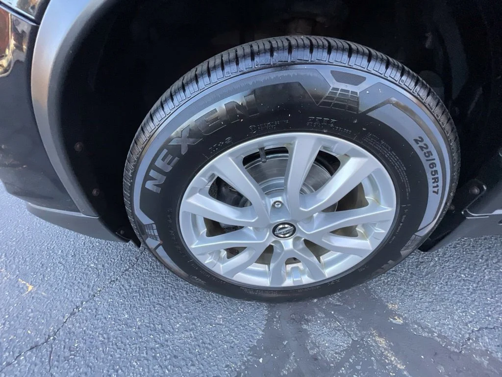 Certified Used 2018  Nissan SV image 29