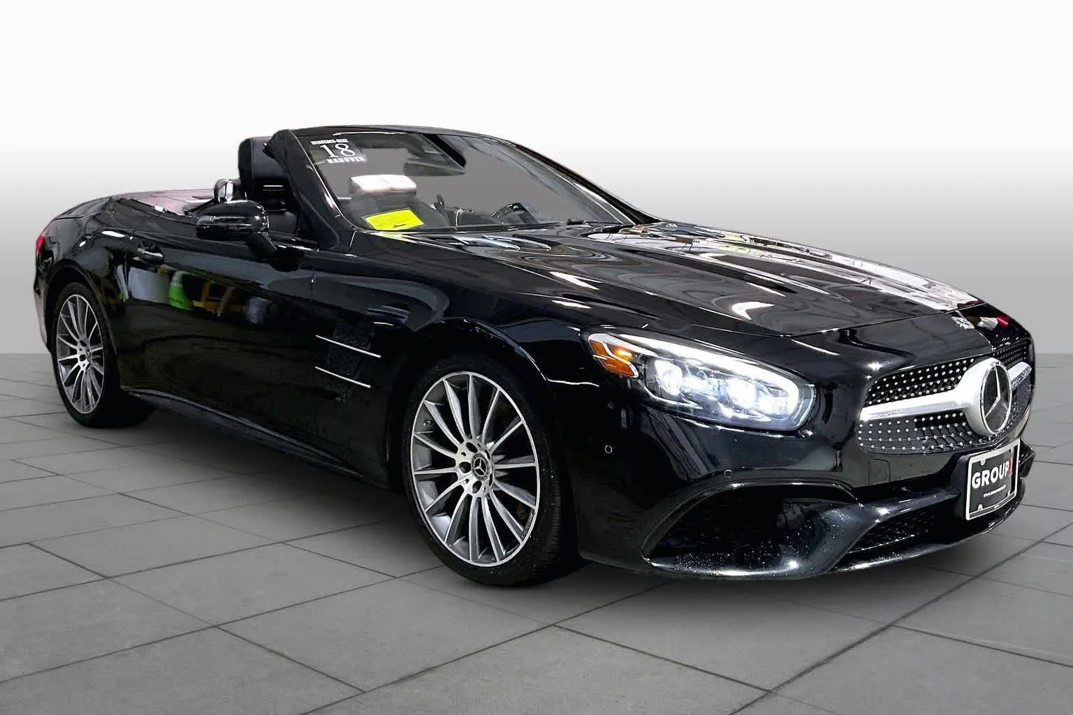Used 2018 Black Mercedes-Benz SL 550 image 2