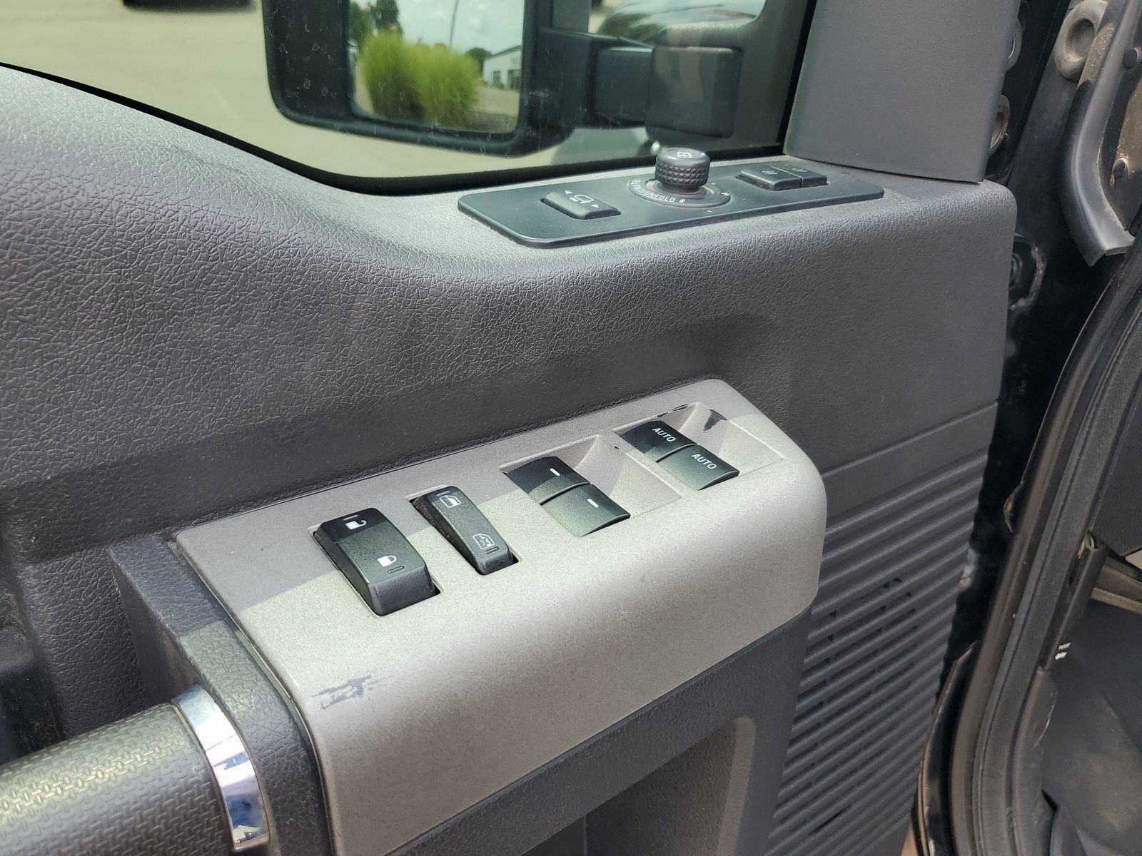 Used 2016 Black Ford Lariat image 13