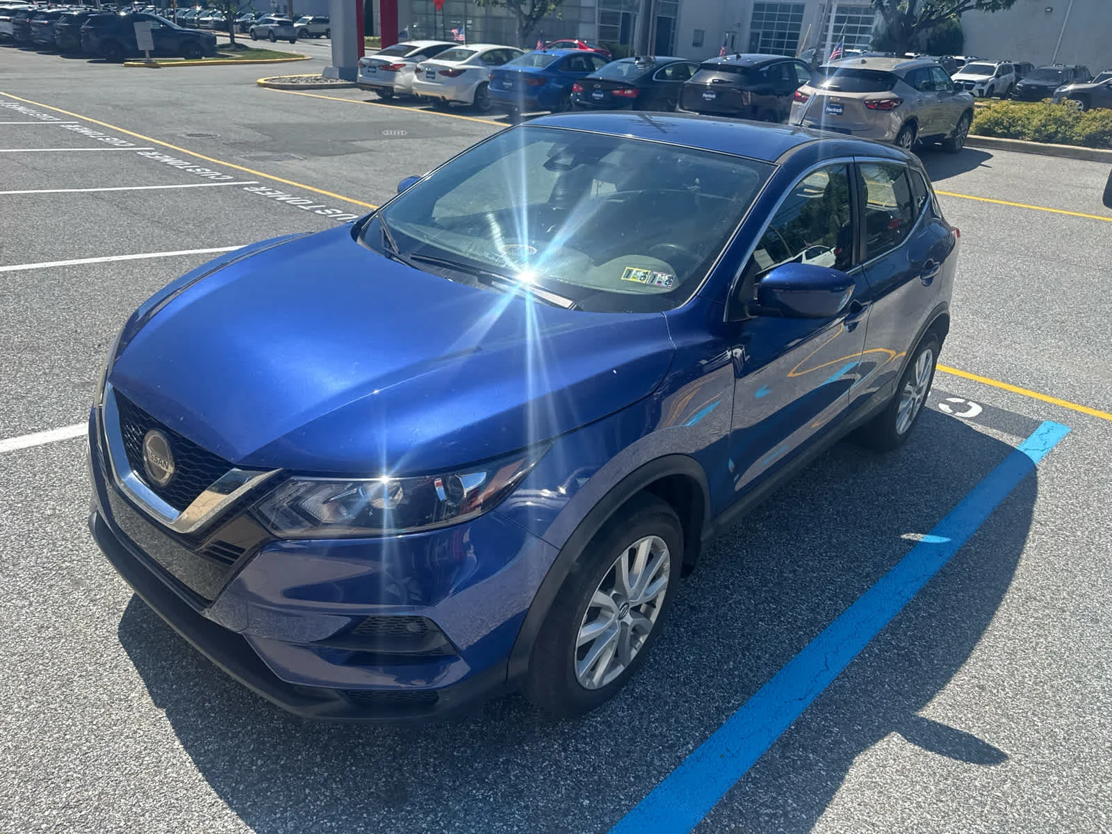 Used 2021 Caspian Blue Metallic Nissan S image 3