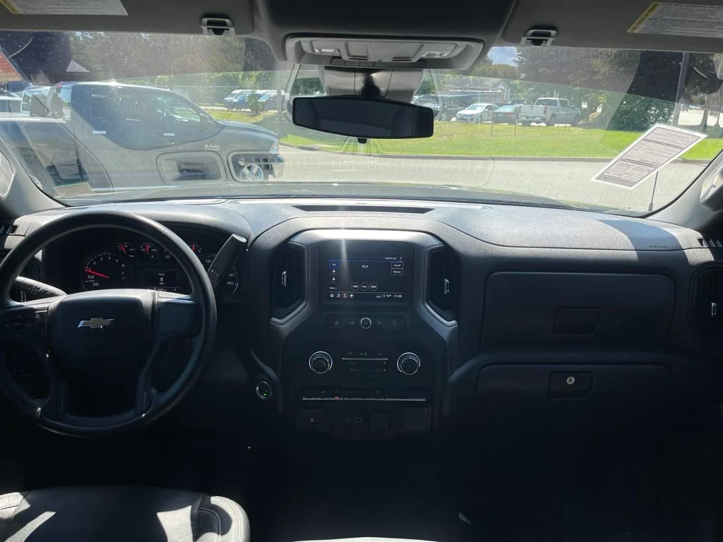 Used 2023 Black Chevrolet Custom image 9