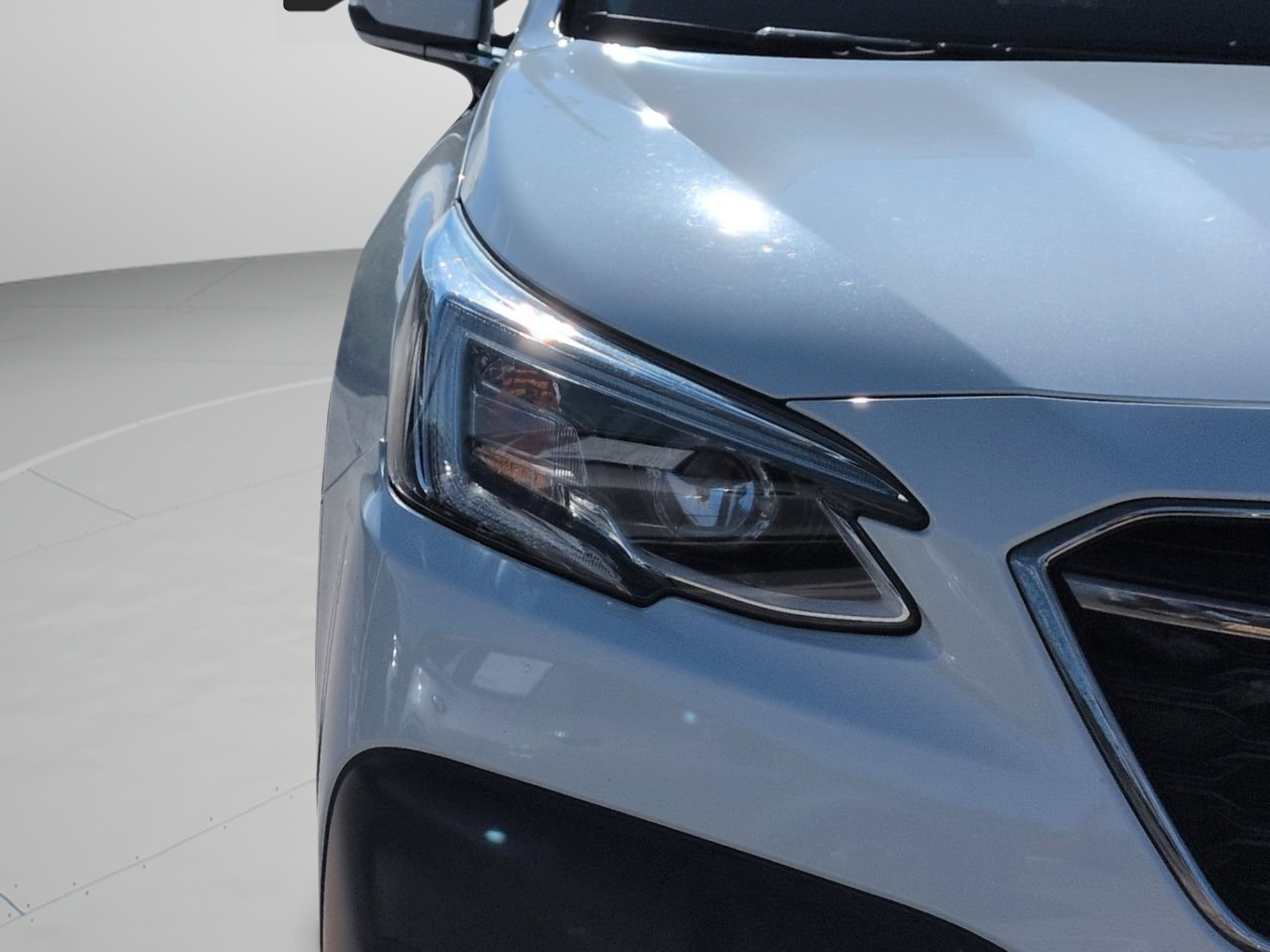 Used 2021 Crystal White Pearl Subaru Limited XT image 32