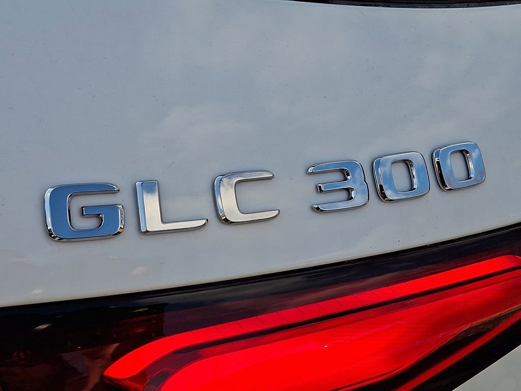 New 2026 Polar White Mercedes-Benz GLC 300 image 38