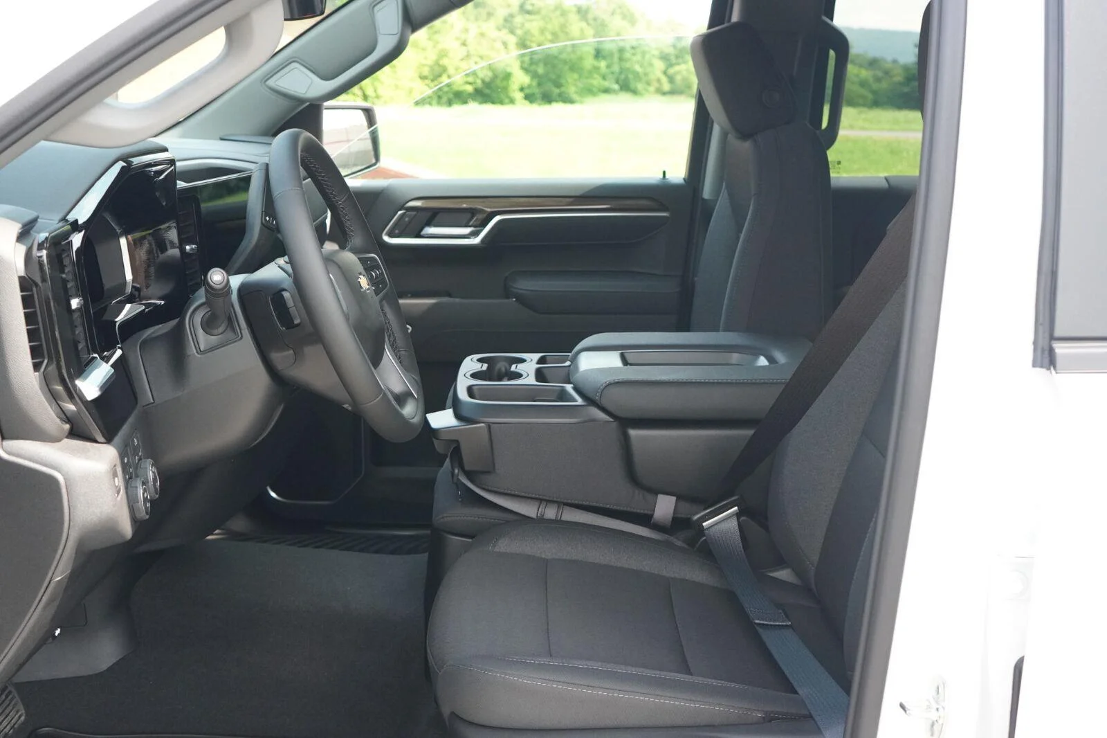 New 2026 Summit White Chevrolet LT (2FL) image 25