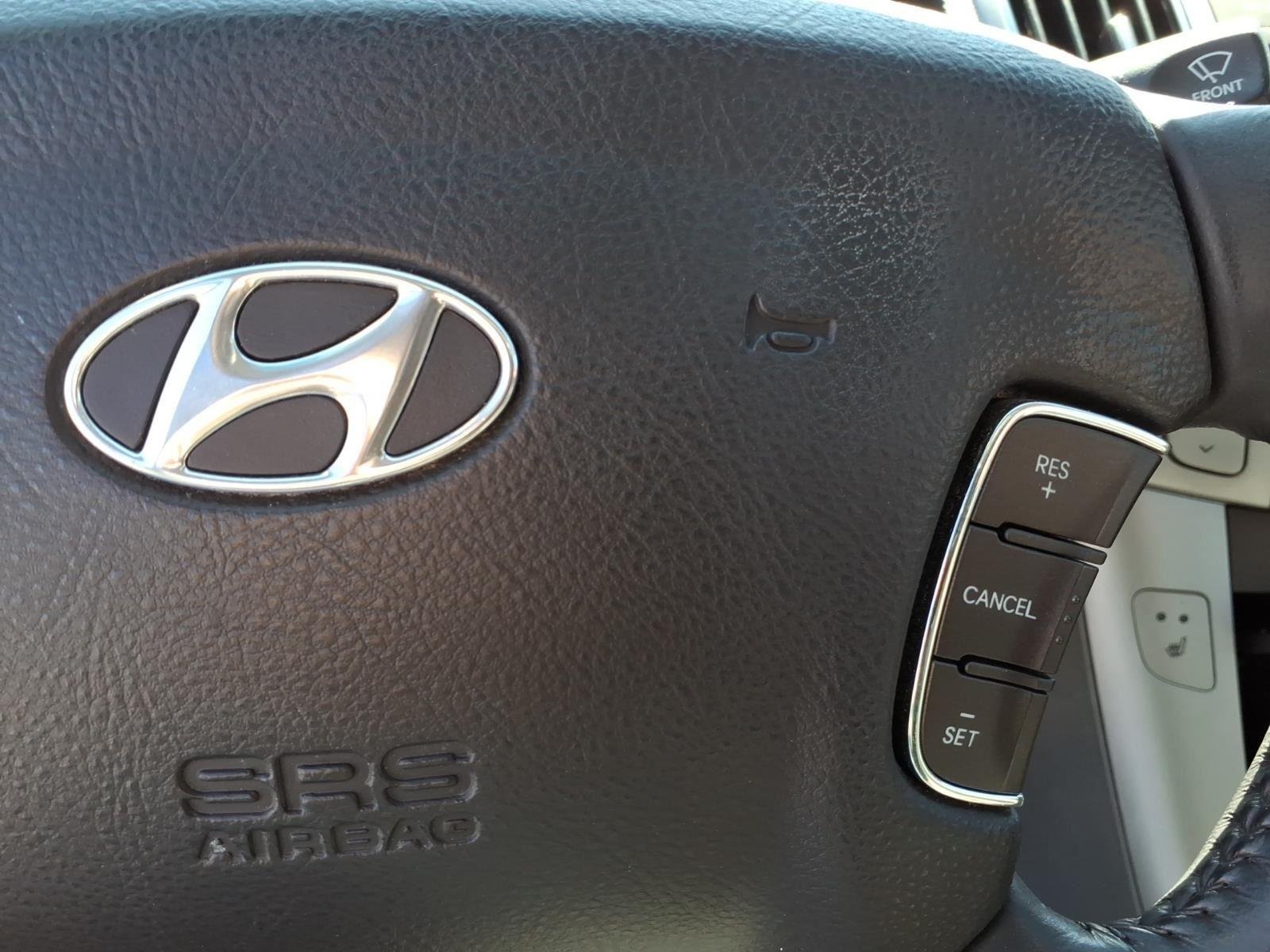 Used 2009 Bright Silver Hyundai Limited image 29
