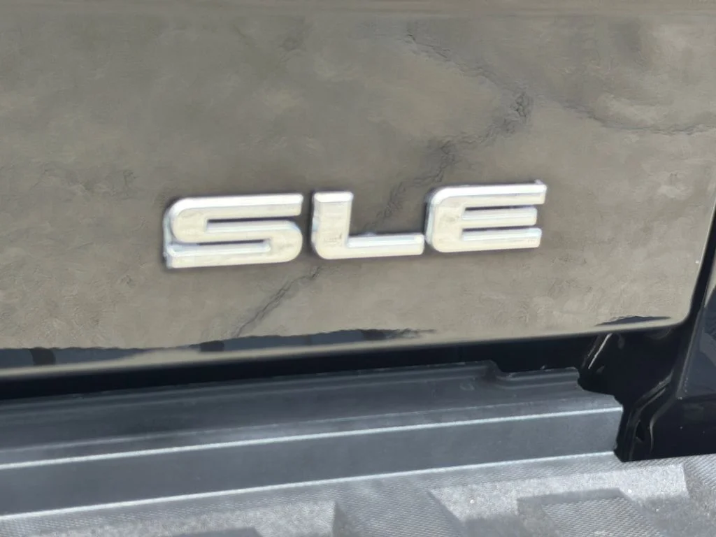 Used 2016 Black GMC SLE image 11