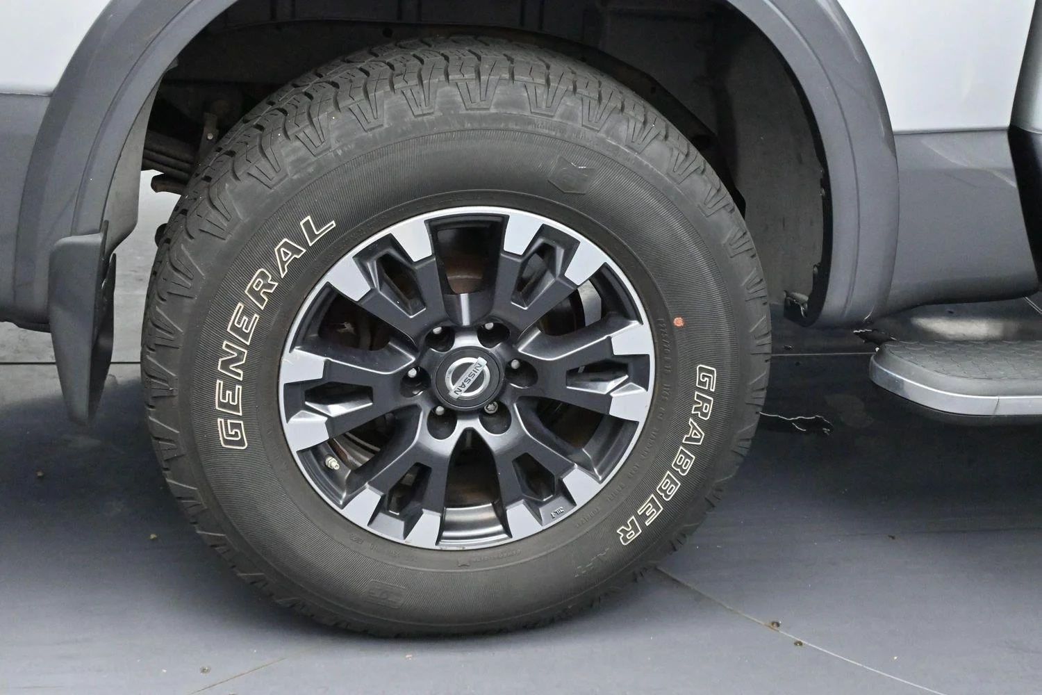 Used 2018 Brilliant Silver Nissan PRO-4X image 36