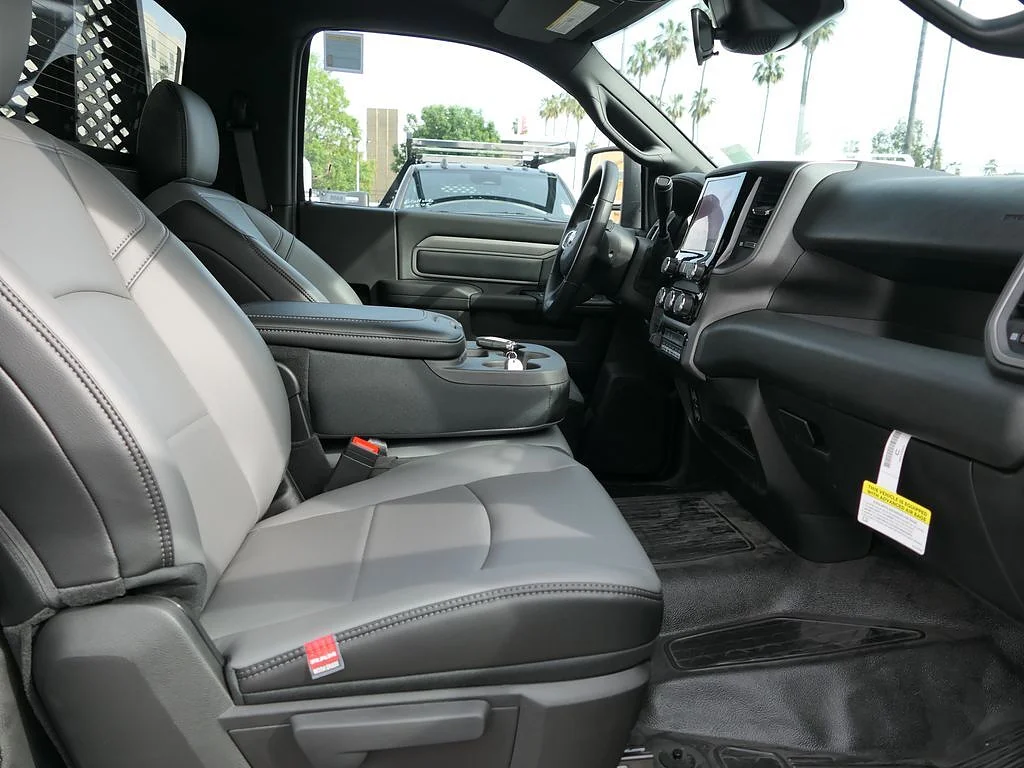 New 2026 Diamond Black Crystal Pearlcoat RAM Tradesman image 24