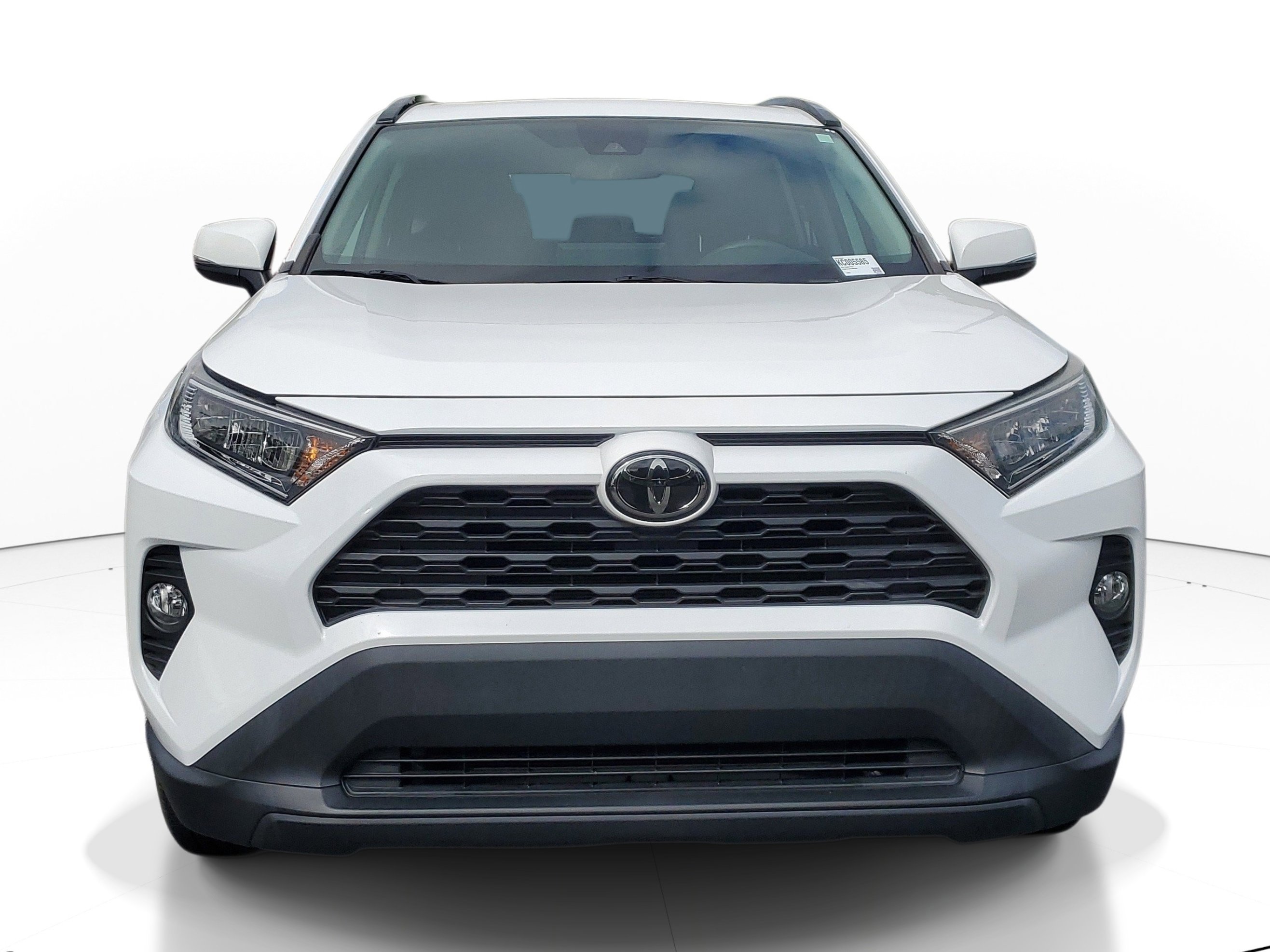 Used 2019 Super White Toyota XLE image 1