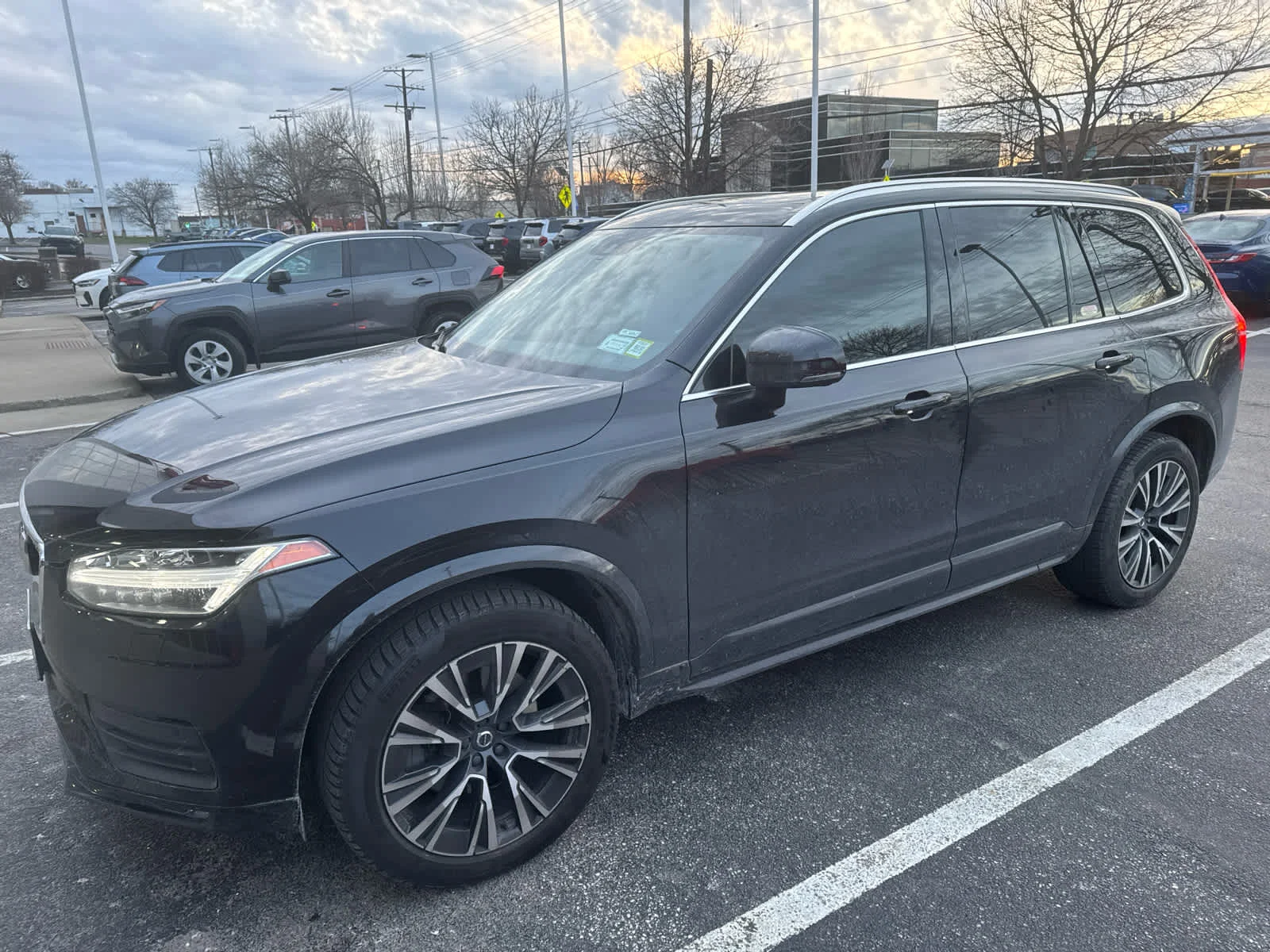Used 2021 Thunder Grey Metallic Volvo Momentum image 6