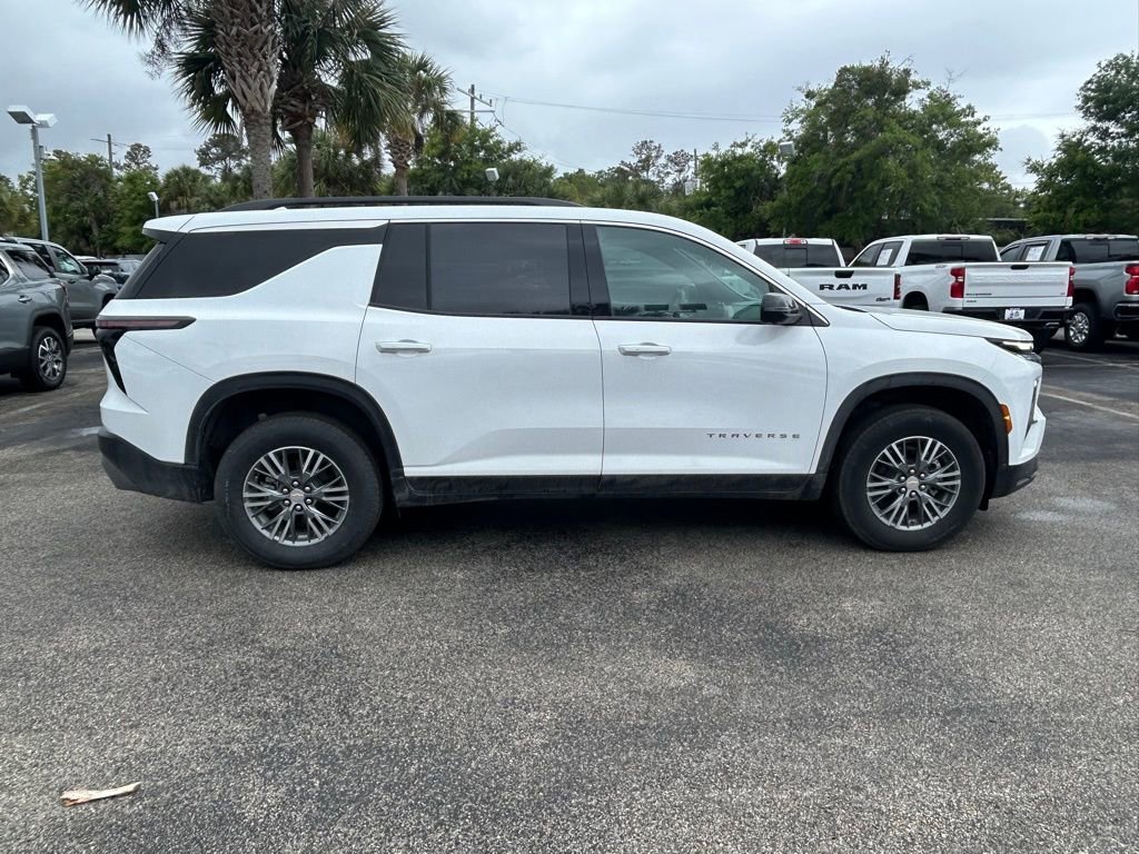 2025 Chevrolet Traverse LT - Photo 8