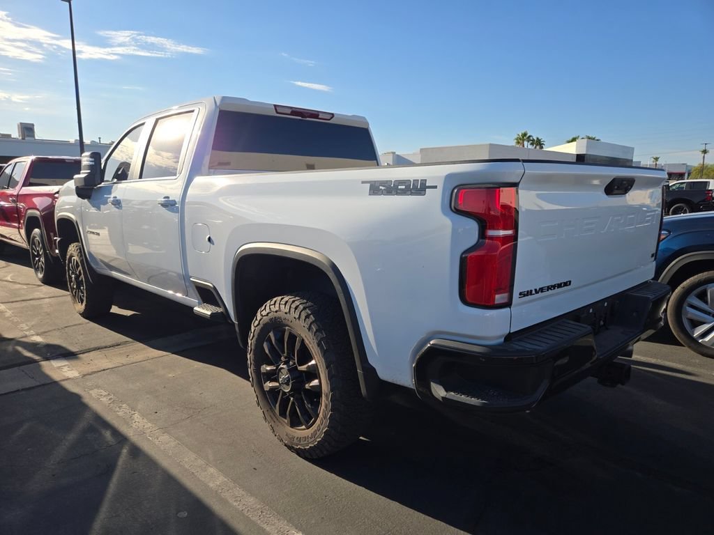 Used 2025 Summit White Chevrolet LT image 3
