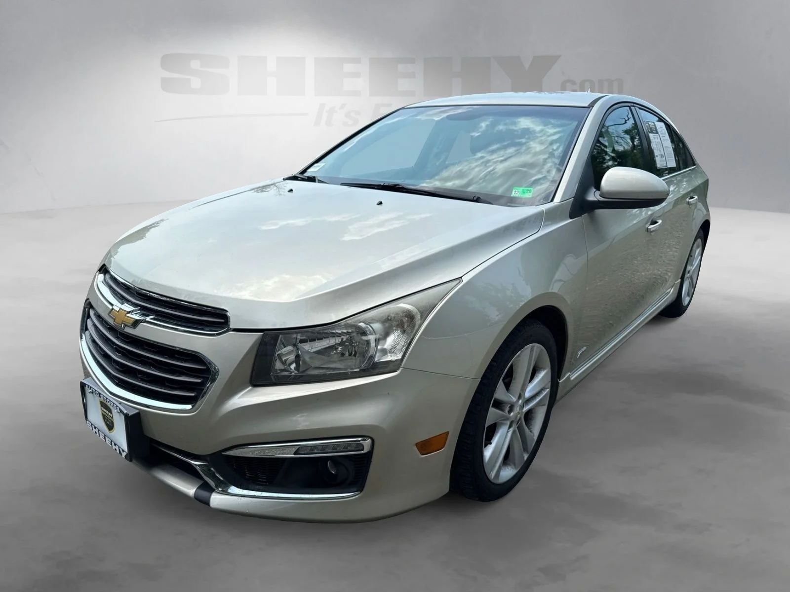 Used 2016 Gold Chevrolet LTZ image 14