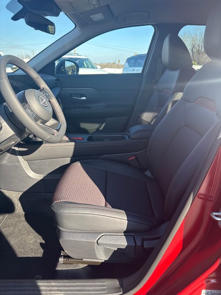2026 Nissan KICKS SR - Photo 10