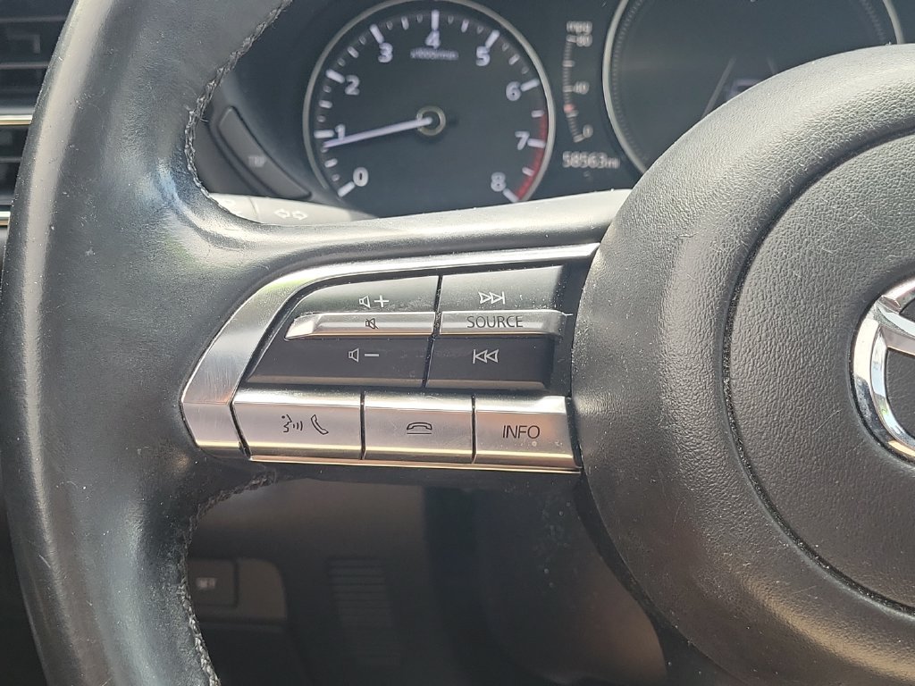 Used 2021 White Mazda Preferred image 20