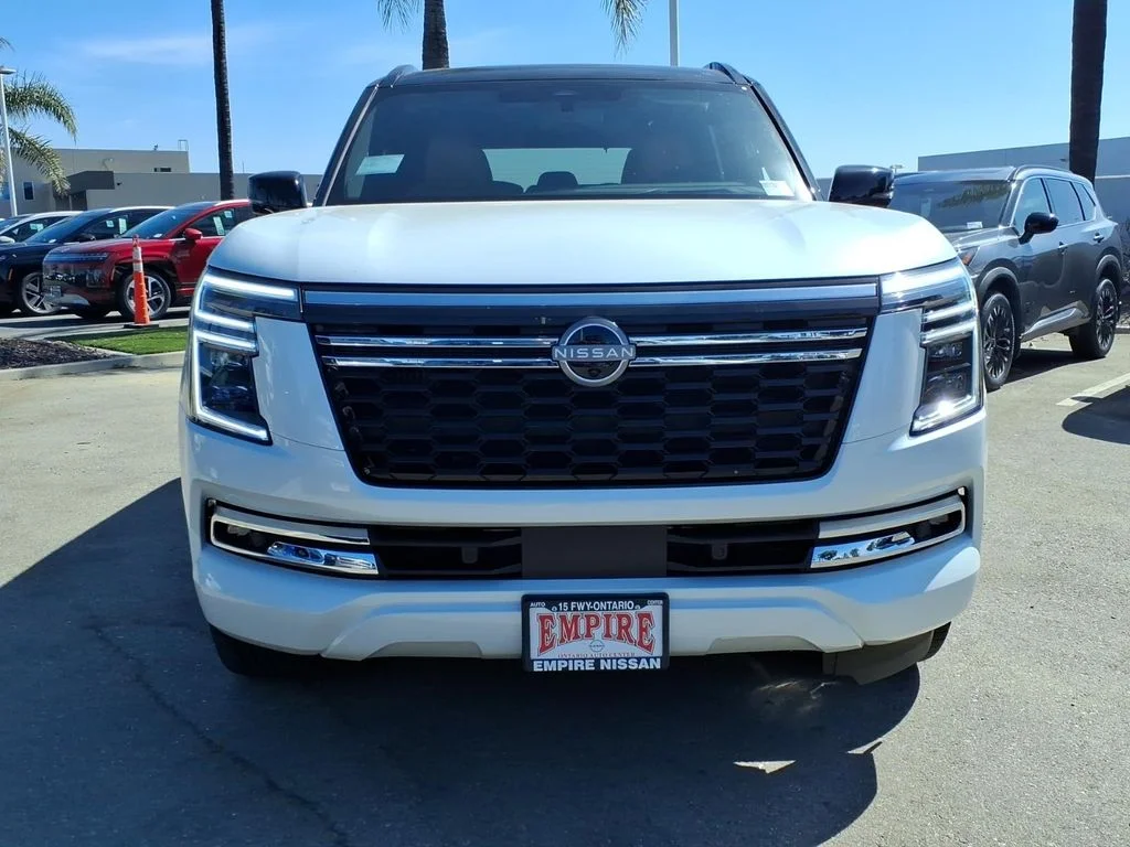 New 2026 Everest White TriCoat / Super Black Two-tone Nissan Platinum Reserve image 2