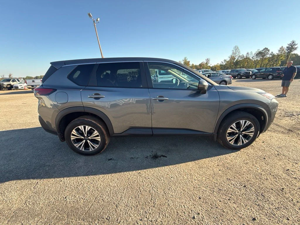 Used 2023 Gray Nissan SV image 6