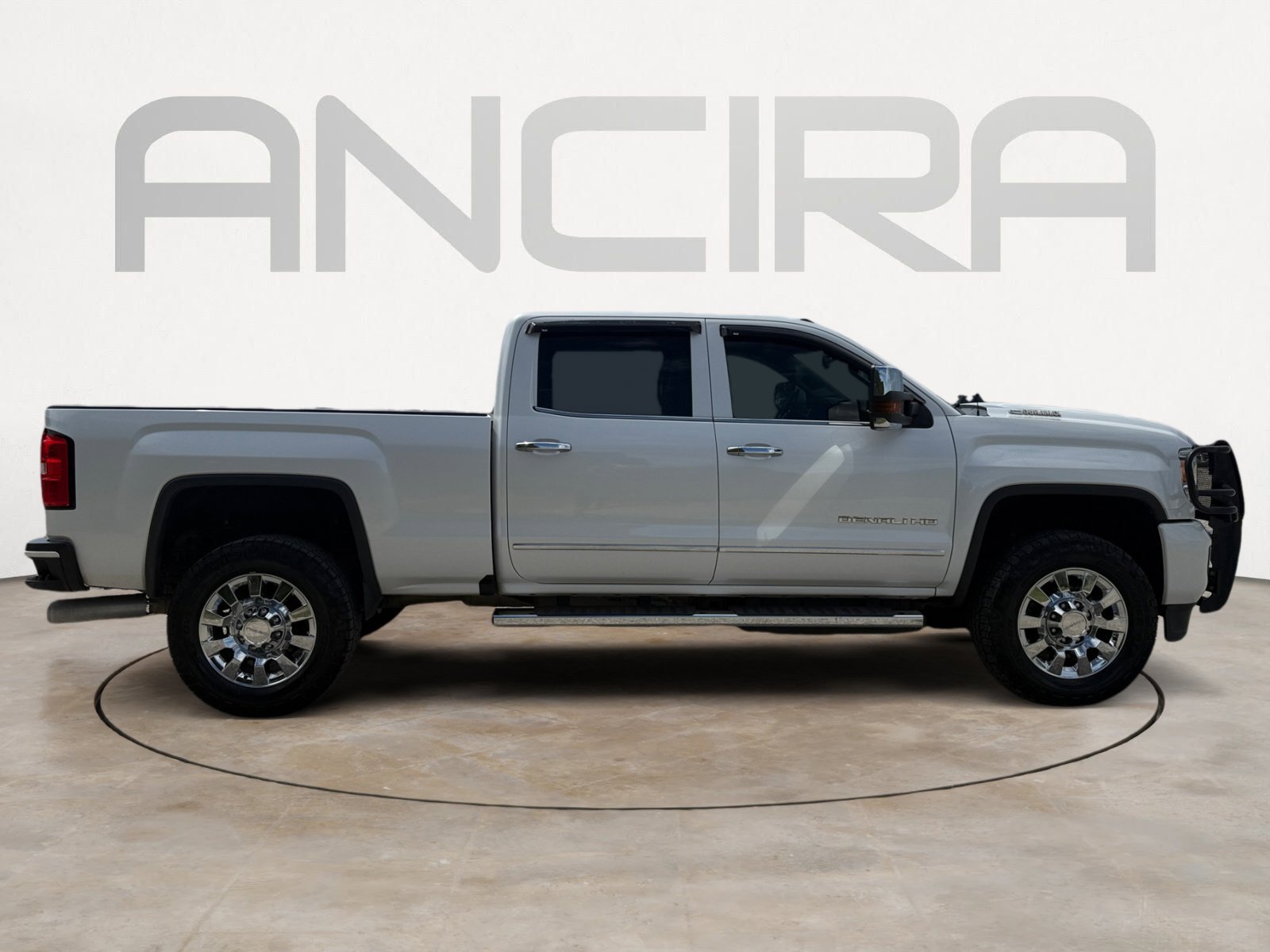 Used 2019 WHITE FROST TRICOAT GMC Denali image 11