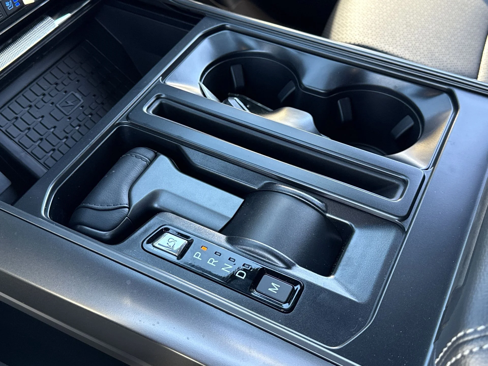 2025 Ford F-150 Lariat - Photo 11