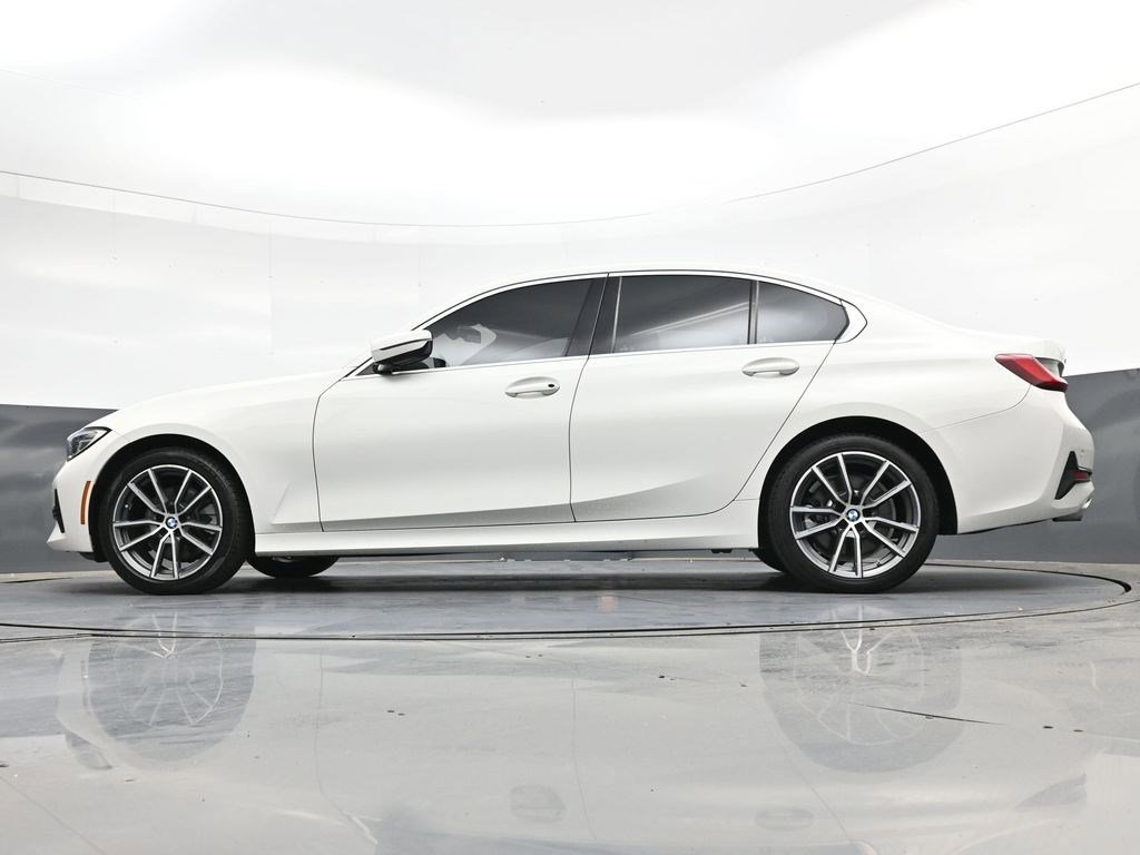Used 2019 Alpine White BMW 330i xDrive image 21