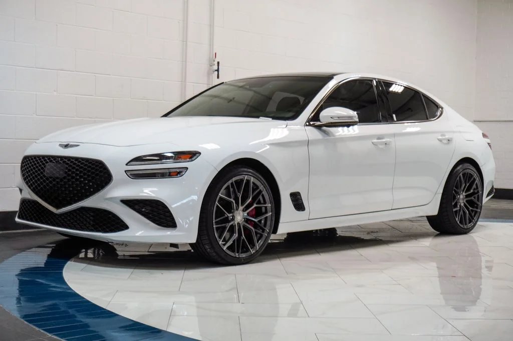 Used 2023 White Genesis 3.3T image 4