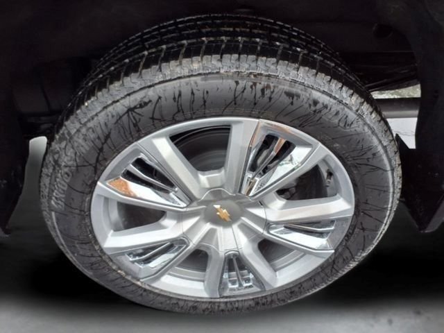 New 2026 Polar White Tricoat Chevrolet High Country image 8